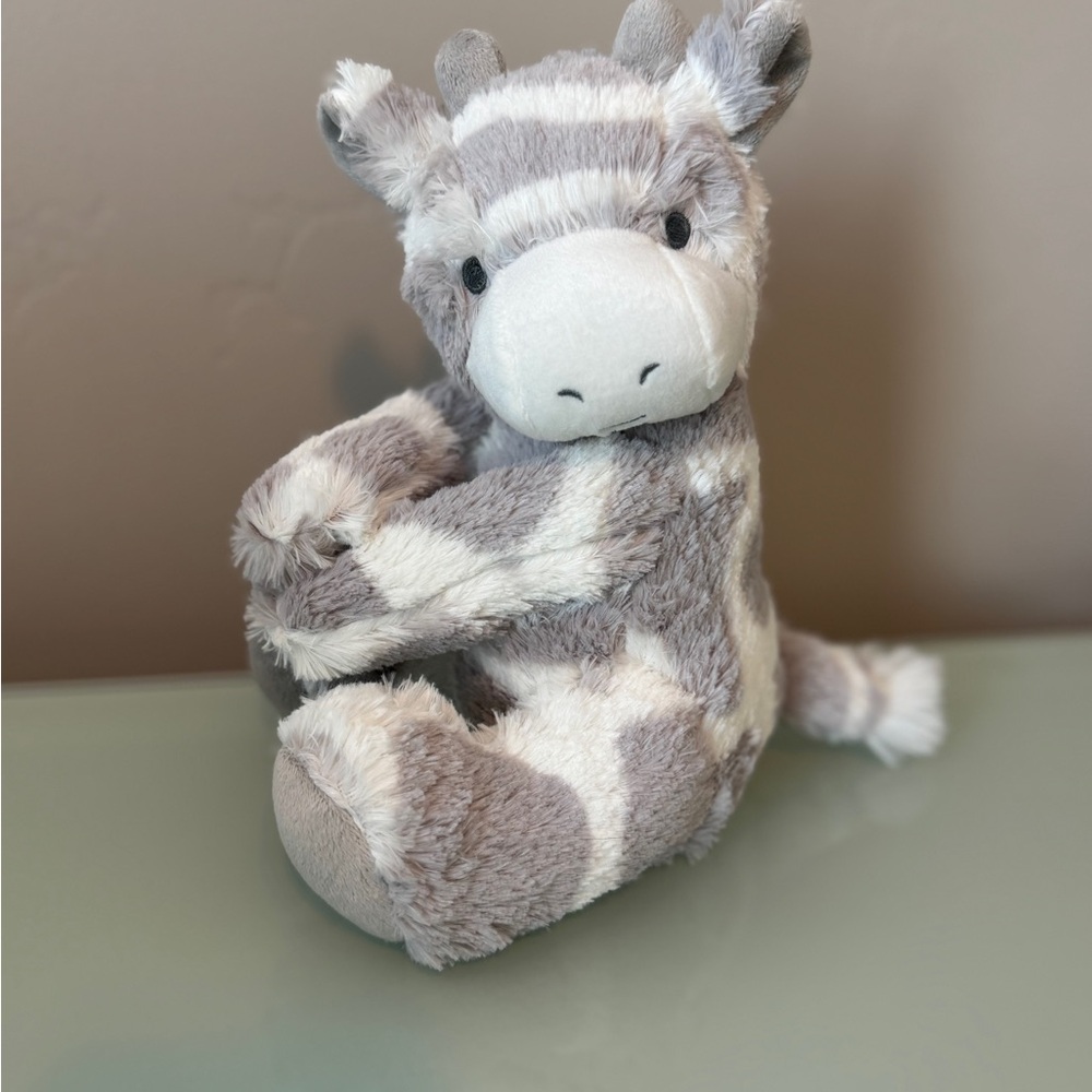 Elegant Baby Naptime adorable gray and white stuffed giraffe, brand new